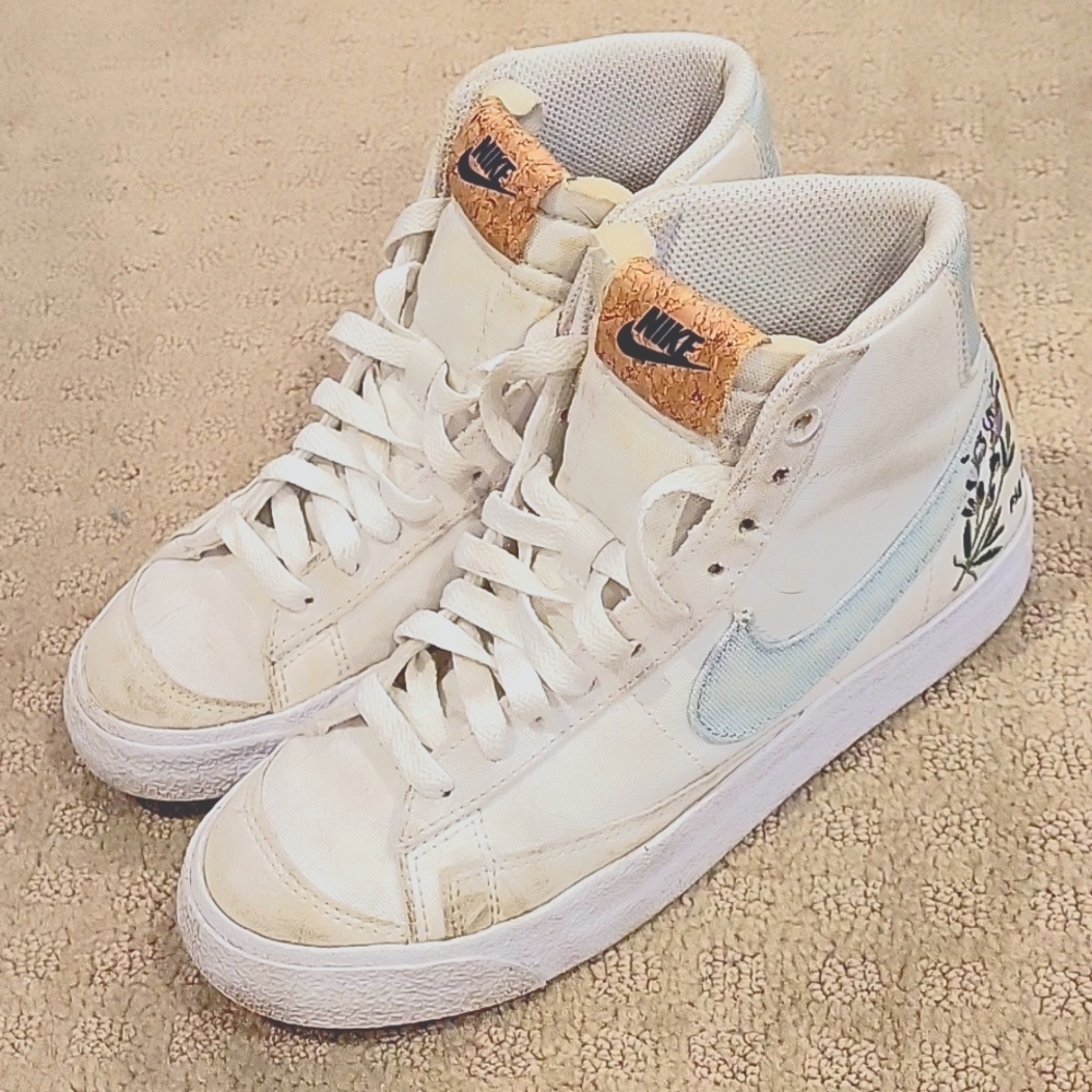 Nike Indigo Blazers Size 5